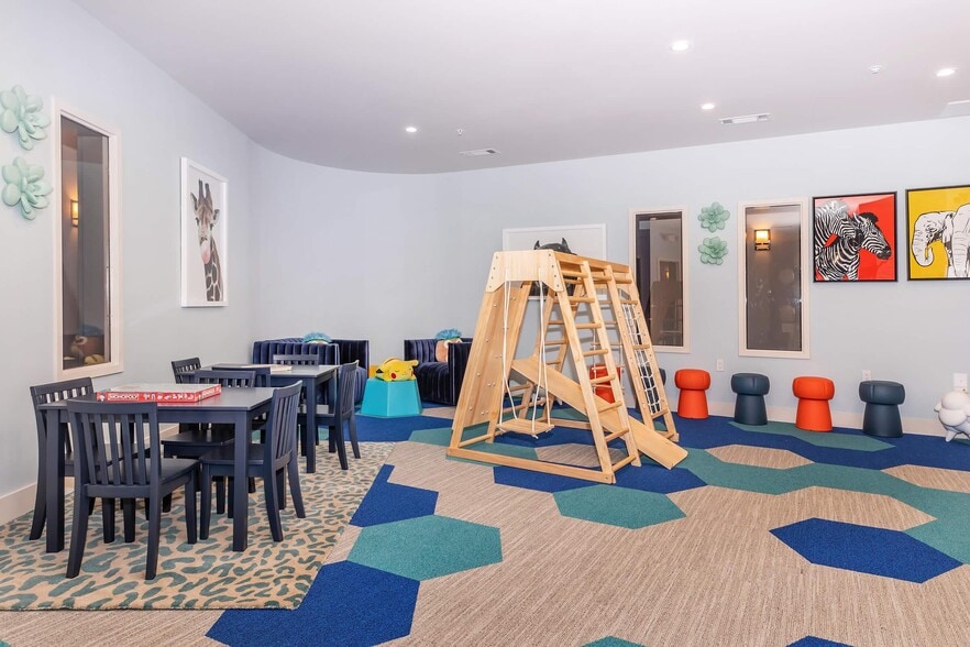 More Photos Of 515 West Ave, Norwalk Unknown For Lease