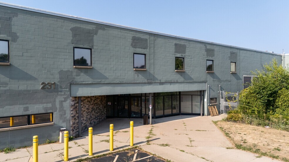 More Photos Of 231 East Ave, Albion Town Orleans Office For Lease