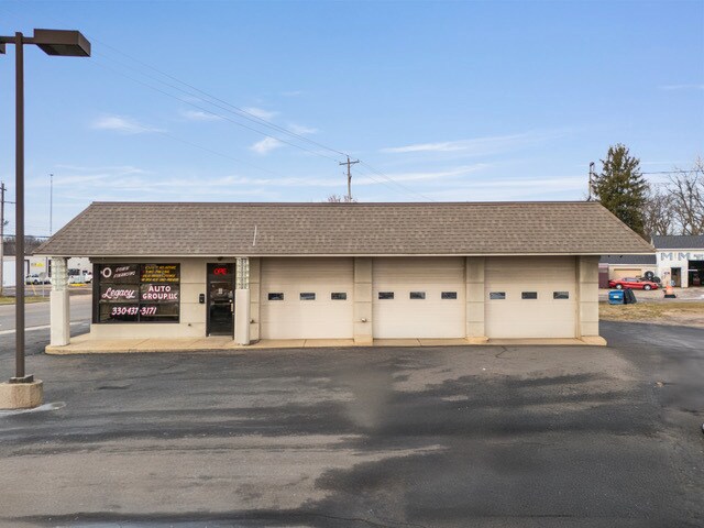 Primary Photo Of 2105 Columbus Rd NE, Canton Auto Repair For Sale