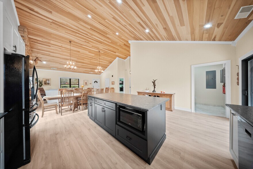 More Photos Of 325 Sinking Rd, Argillite Hospitality For Sale