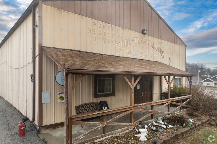 More Photos Of 916 Tonsor Rd, Alton Warehouse For Sale