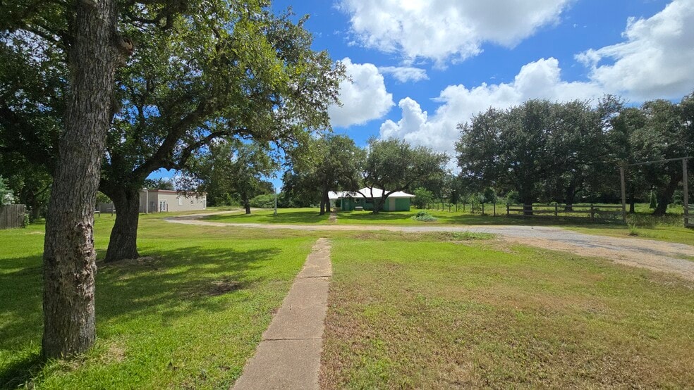 More Photos Of 3315 Fm 523 Rd, Oyster Creek Shelter For Sale