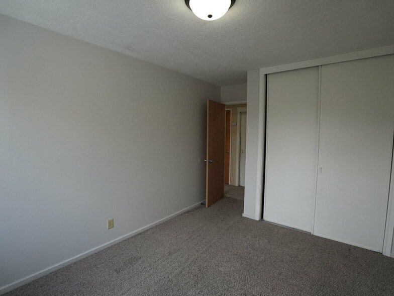 More Photos Of 311 W Highland Dr, Williston Apartments For Sale
