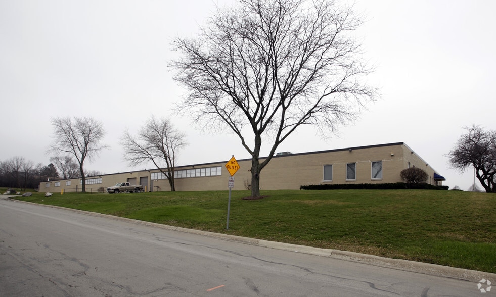 Primary Photo Of 2659 Wisconsin Ave, Downers Grove Manufacturing For Lease