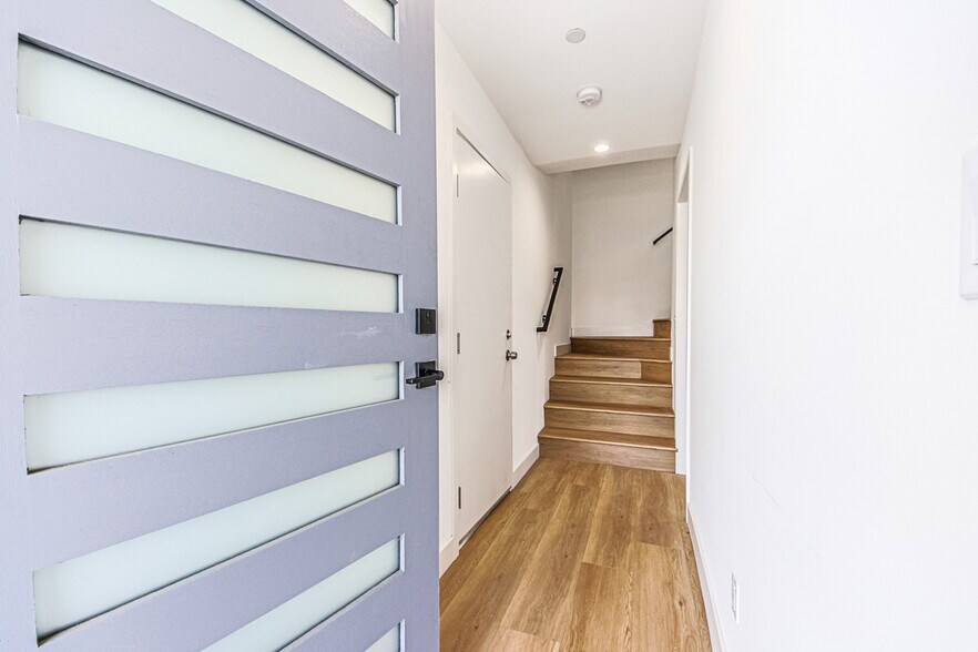 More Photos Of 1923 Carmona Ave, Los Angeles Multifamily For Sale