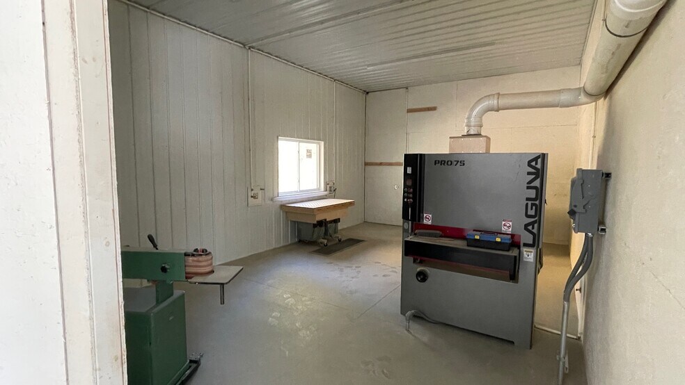 More Photos Of 3331 M 18, Beaverton Manufacturing For Sale