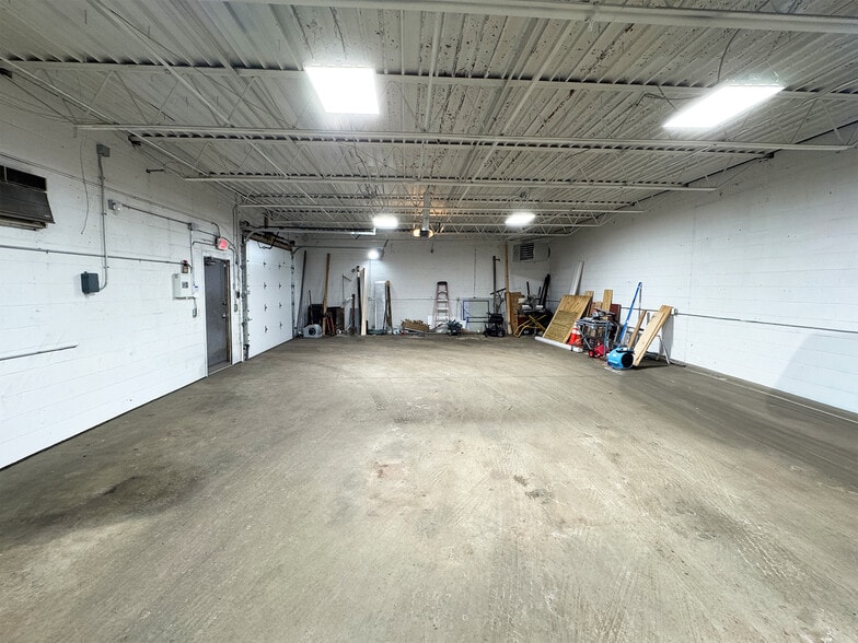More Photos Of 1501 N Washington Ave, Minneapolis Warehouse For Sale