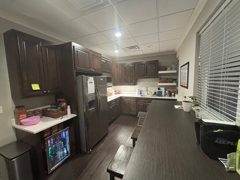 More Photos Of 4809 E 89th St S, Tulsa Office For Sale