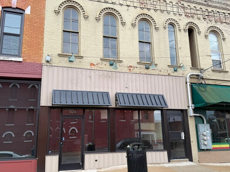 Primary Photo Of 104 E Erie St, Albion Storefront Retail Residential For Lease