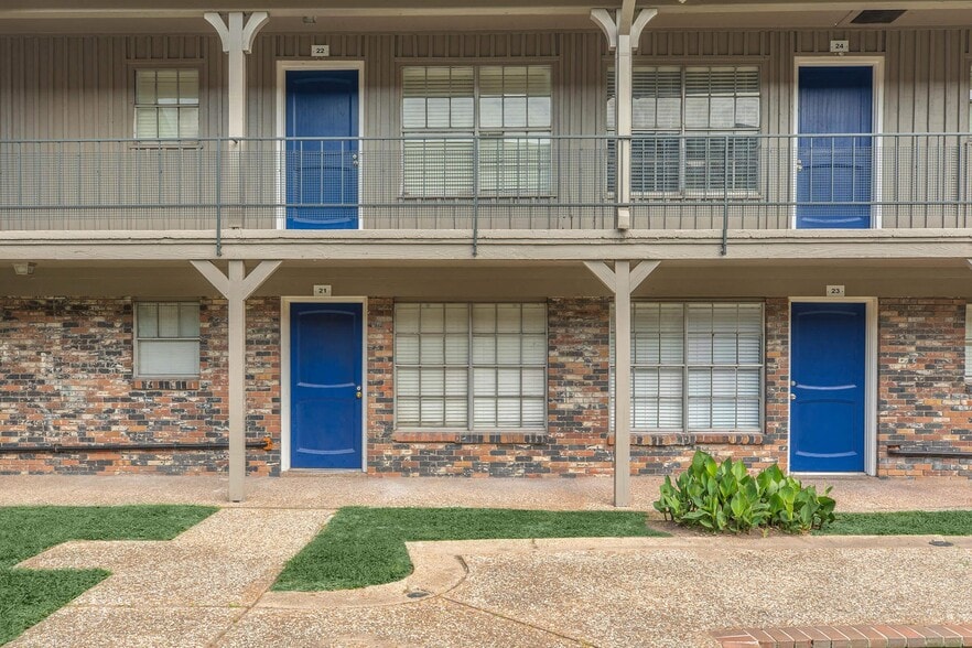 More Photos Of 6768 Renwick Dr, Houston Apartments For Sale