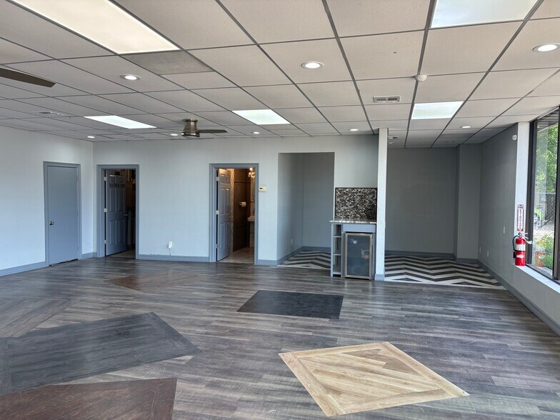 More Photos Of 5203-5205 Broadway St, Pearland Storefront Retail Office For Sale