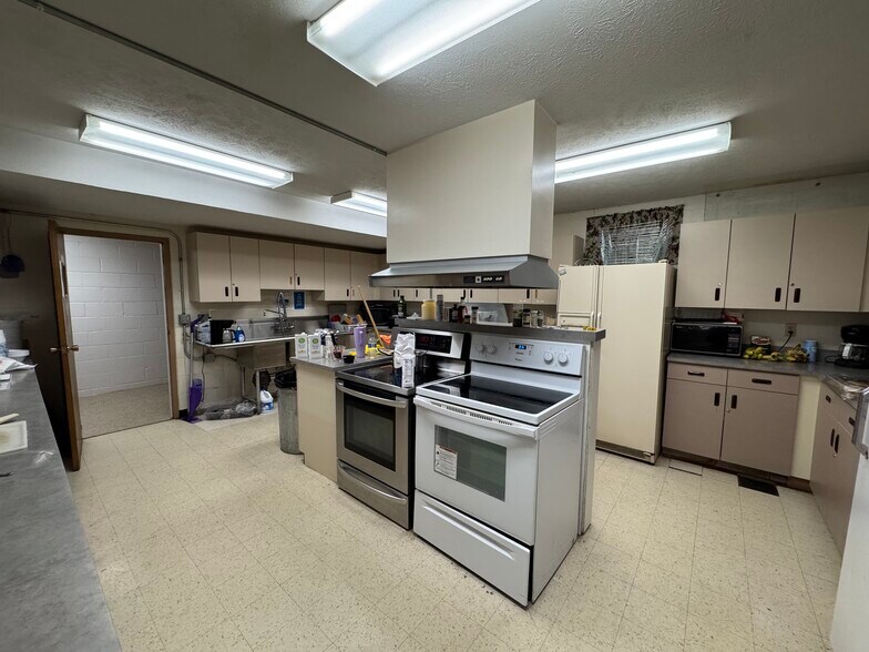 More Photos Of 2100 S 51st St, Omaha Religious Facility For Sale