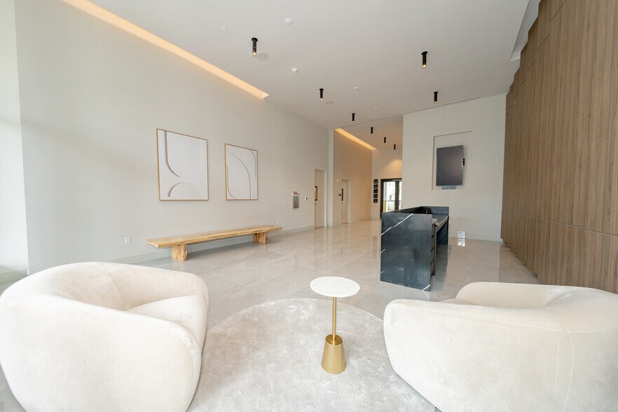 More Photos Of 800 N Federal Hwy, Hallandale Beach Office For Sale