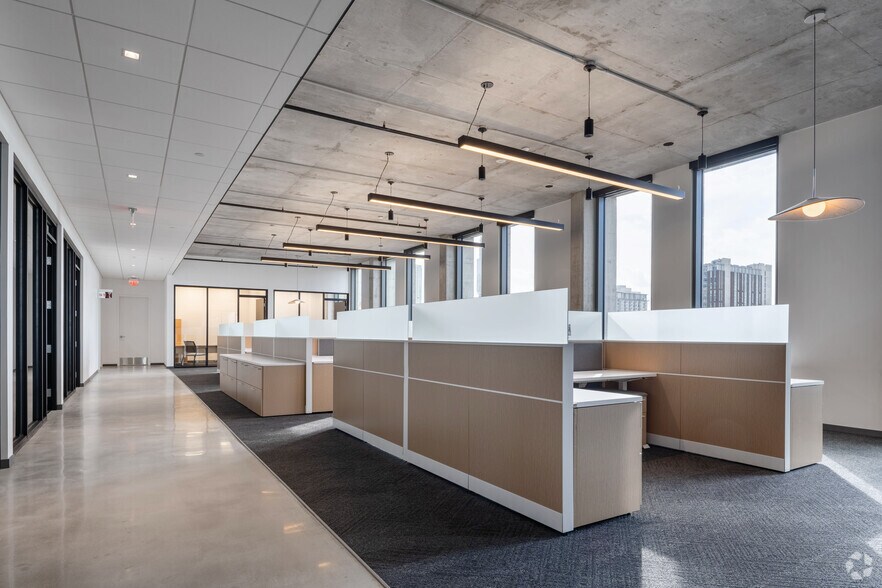 More Photos Of 203 W 10th St, Austin Office For Lease