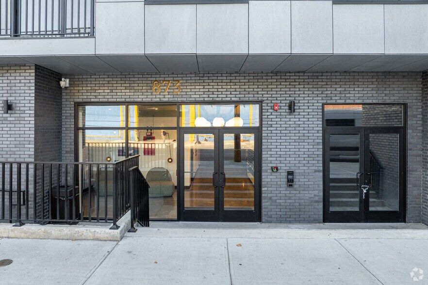 More Photos Of 873 COMMUNIPAW Ave, Jersey City Apartments For Lease