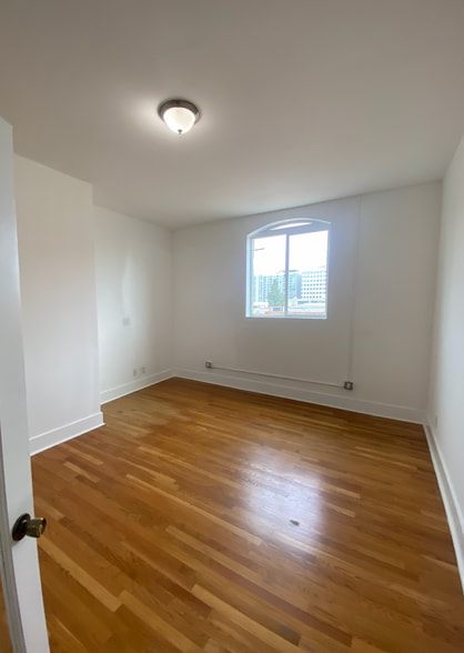 More Photos Of 381-385 W 6th St, San Pedro Storefront Retail Office For Lease