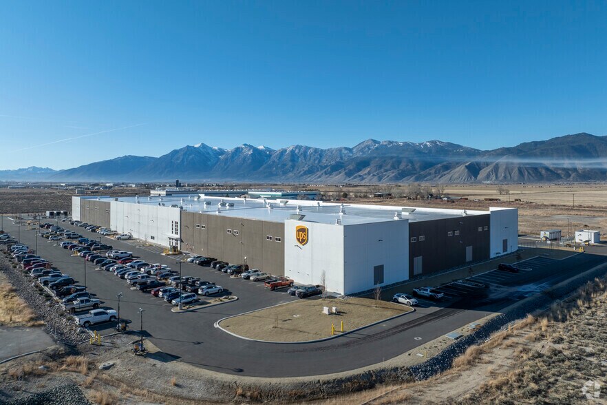 More Photos Of 2453 Heybourne Rd, Minden Distribution For Lease