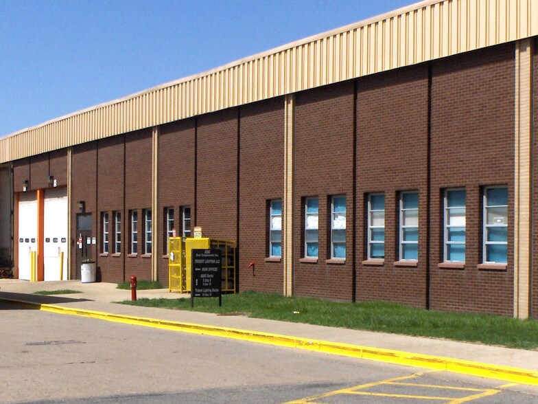 More Photos Of 2929 32nd St SE, Kentwood Manufacturing For Lease