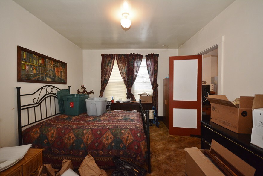 More Photos Of 848-850 Allegheny River Blvd, Oakmont Storefront Retail Residential For Lease