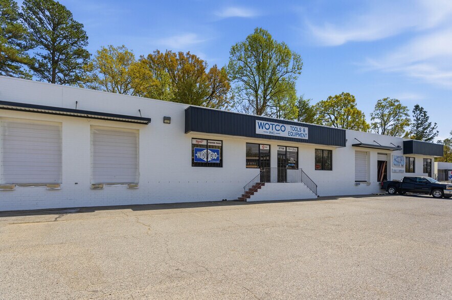 More Photos Of 2730-2738 N Graham St, Charlotte Flex For Lease