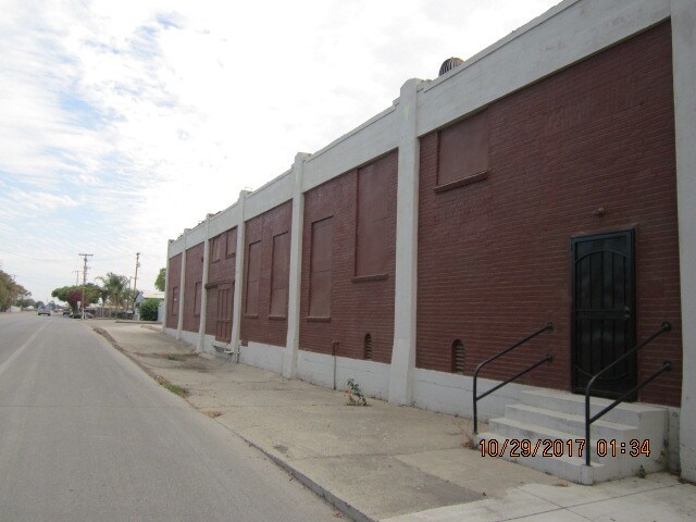 More Photos Of 805 8th St, Los Banos Industrial For Sale