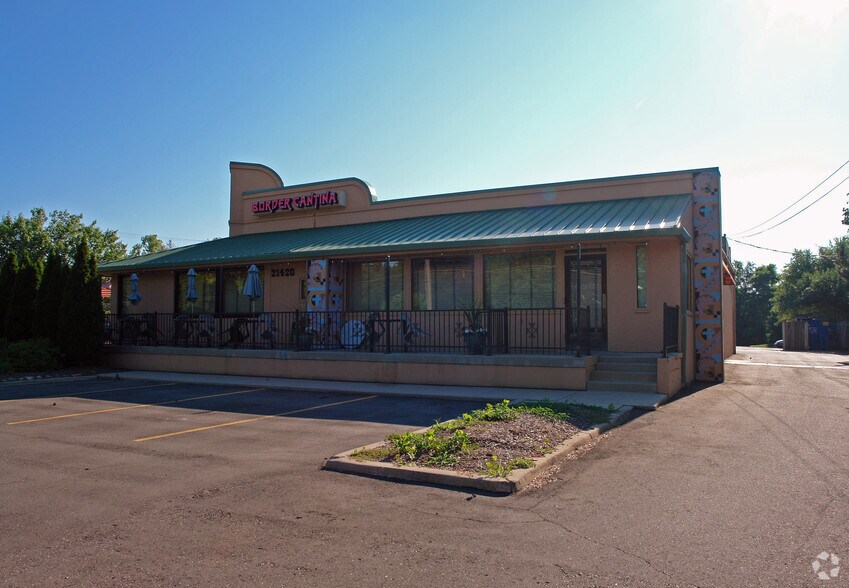 Primary Photo Of 21420 Novi Rd, Novi Restaurant For Sale