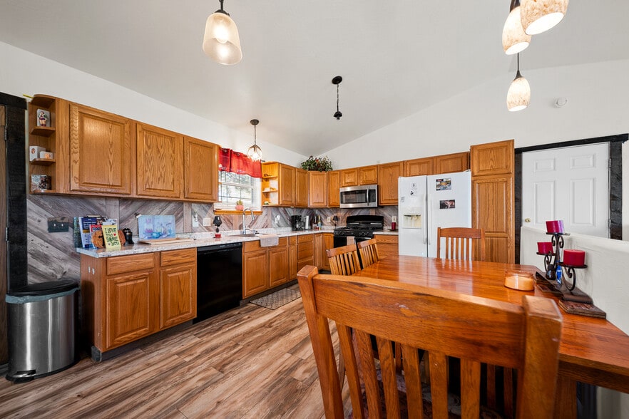 More Photos Of 2089 E White Mountain Blvd, Pinetop Hotel For Sale