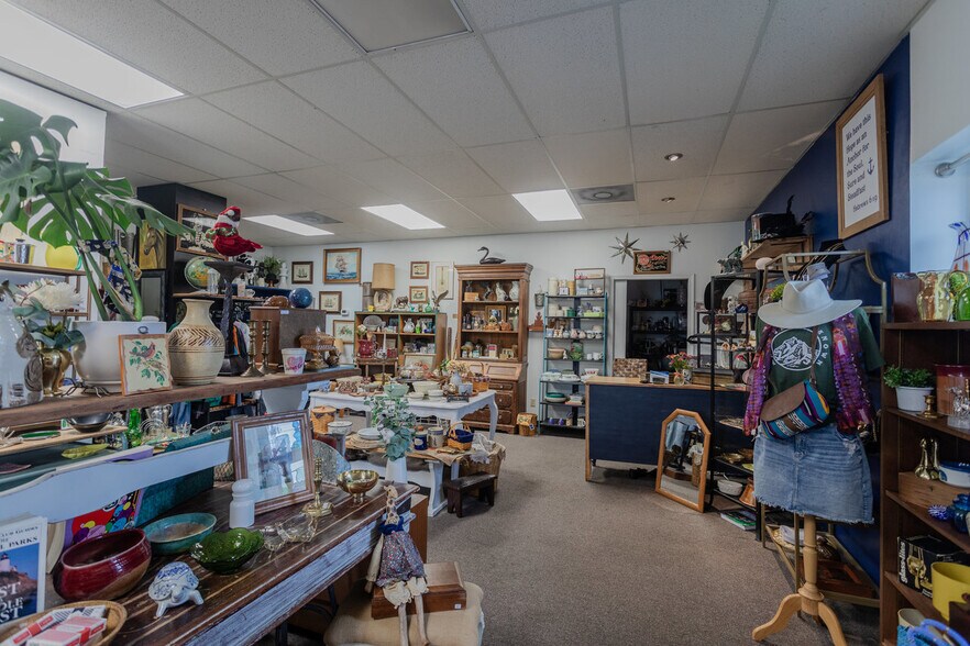 More Photos Of 406 W Spotswood Trl, Elkton Storefront For Sale