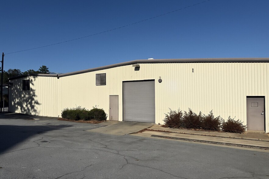 More Photos Of 1718 Highway 138 NE, Conyers Unknown For Lease