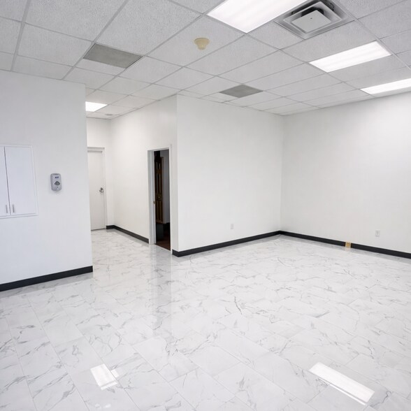 More Photos Of 4435 Summit Bridge Rd, Middletown Storefront Retail Office For Lease