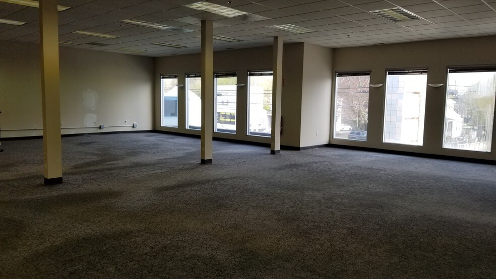 More Photos Of 303 Worcester Rd, Framingham Unknown For Lease