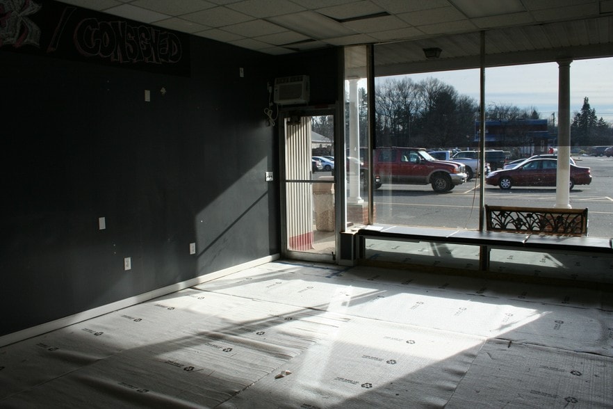 More Photos Of 585 Hazard Ave, Enfield Freestanding For Lease