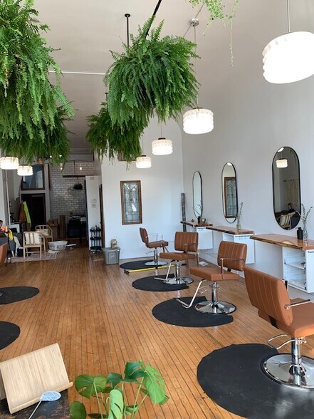 More Photos Of 719 S 5th St, Milwaukee Storefront Retail Residential For Sale