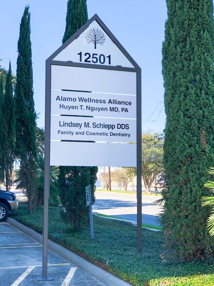 More Photos Of 12501 Judson Rd, San Antonio Medical For Lease