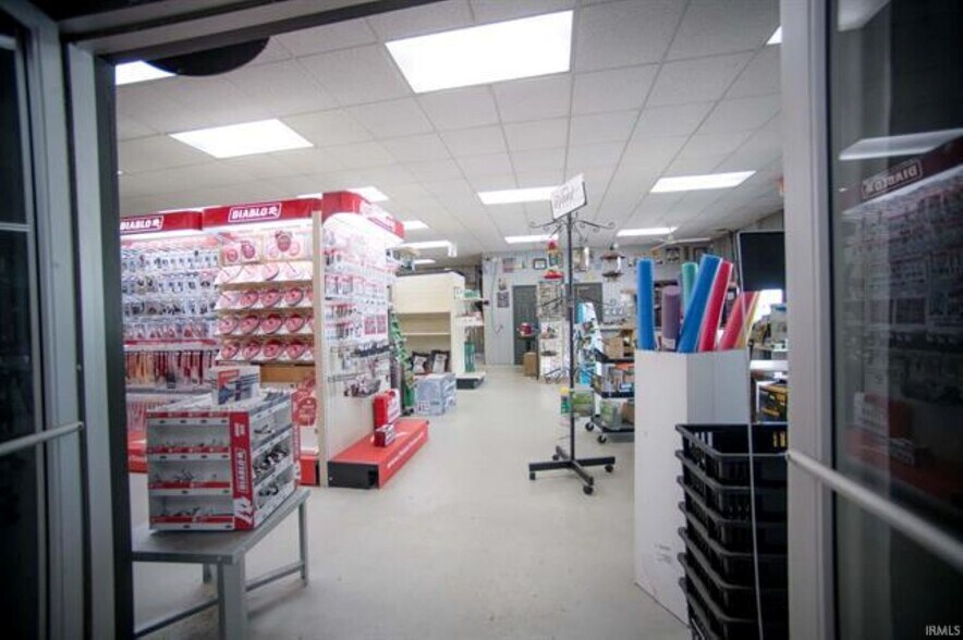 More Photos Of 7362 Russell Dr, Bicknell General Retail For Sale
