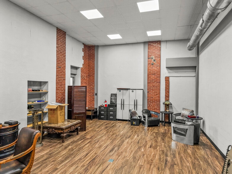 More Photos Of 4827 Gate City Blvd, Greensboro Showroom For Sale