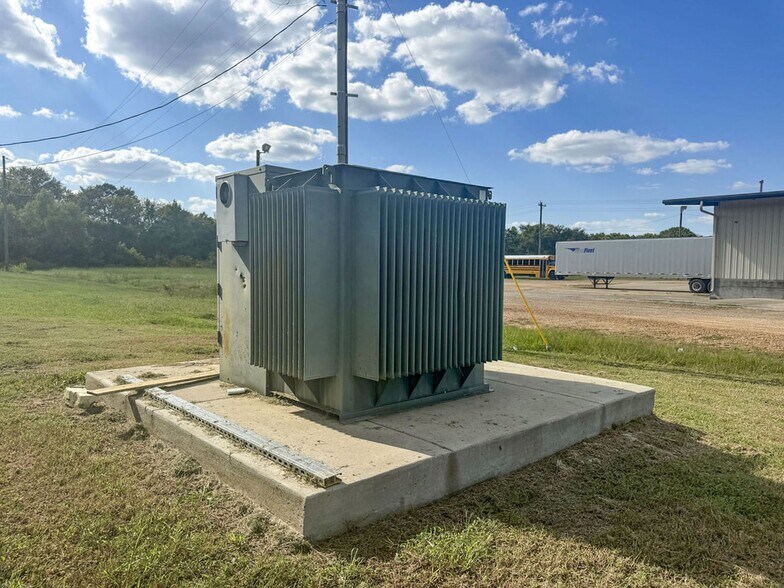 More Photos Of 369 Enterprise Dr, Batesville Industrial For Sale