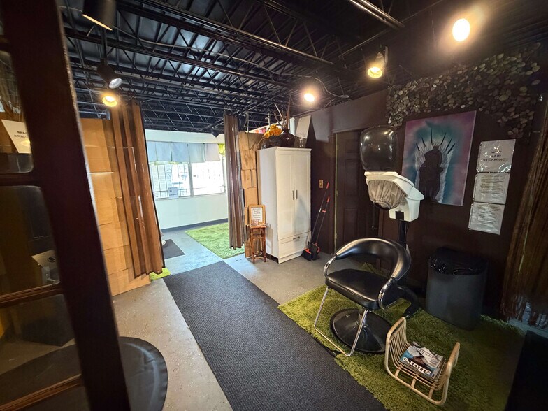 More Photos Of 121 E 8th St, Jacksonville Storefront Retail Office For Sale