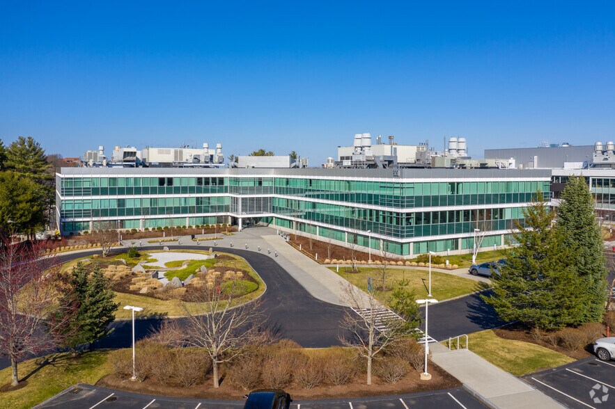 More Photos Of 830 Winter St, Waltham Office For Lease