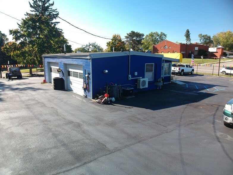 More Photos Of 1104 Baldwin Ave, Pontiac Auto Dealership For Sale