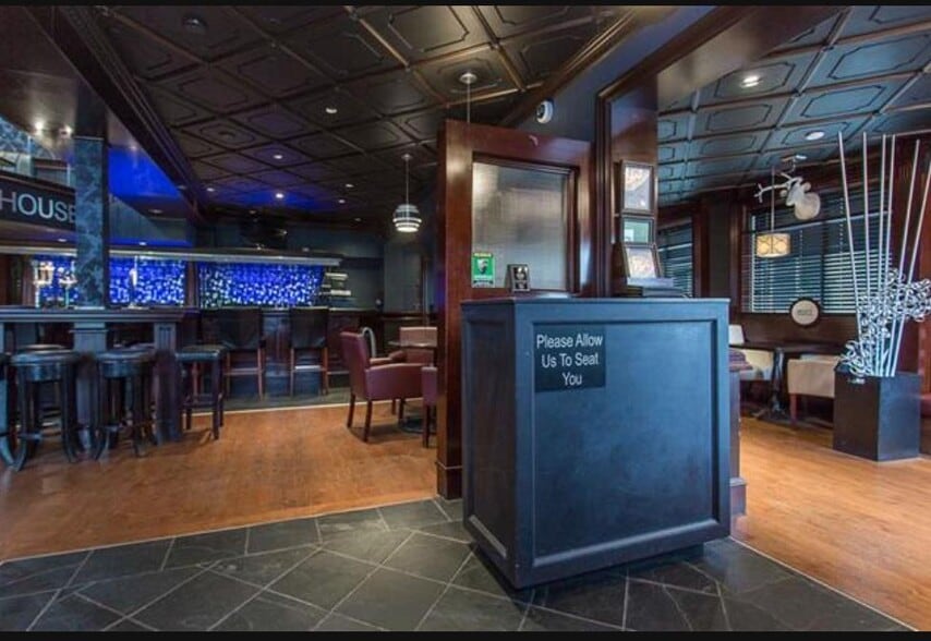 More Photos Of 9254 Nowell St, Chilliwack Restaurant For Lease