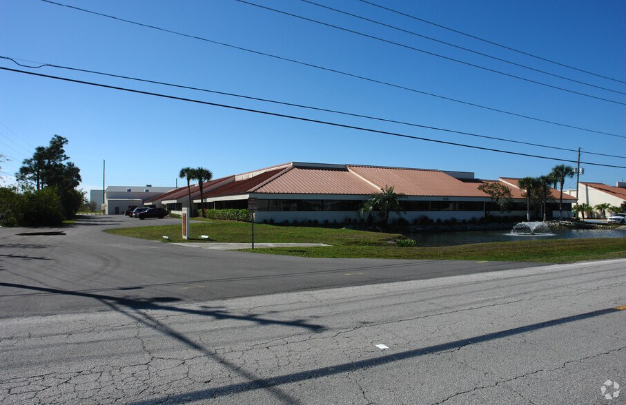 More Photos Of 12495 34th St N, Saint Petersburg Unknown For Lease