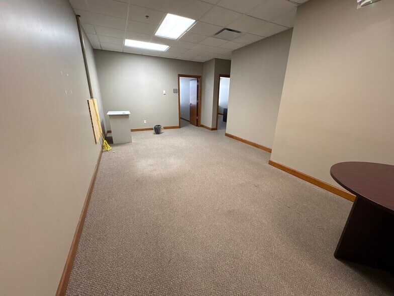More Photos Of 3589 Sagamore Pky, Lafayette Office For Lease