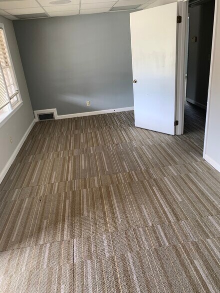 More Photos Of 1924 Warm Springs Rd, Columbus Medical For Sale