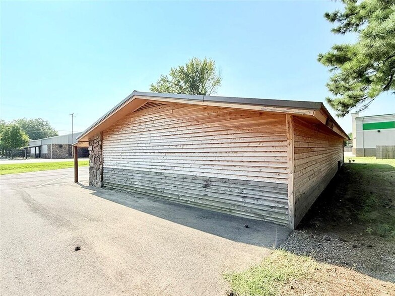 More Photos Of 11442 SR 27, Hector Medical For Sale