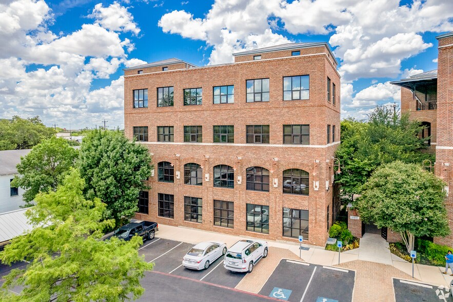 Primary Photo Of 2632 Broadway St, San Antonio Office Residential For Lease