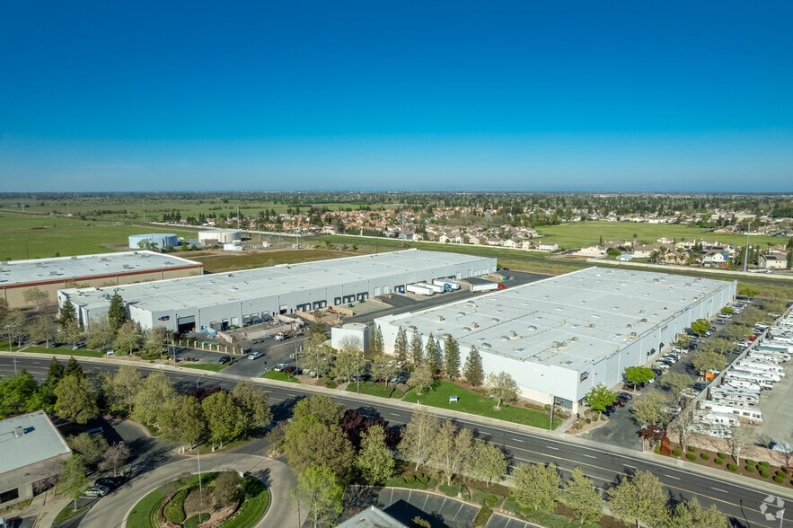 More Photos Of 3132 Dwight Rd, Elk Grove Unknown For Lease