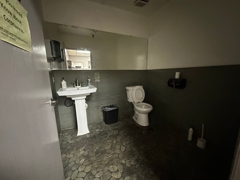 More Photos Of 18409 E Valley Blvd, City of Industry Warehouse For Lease