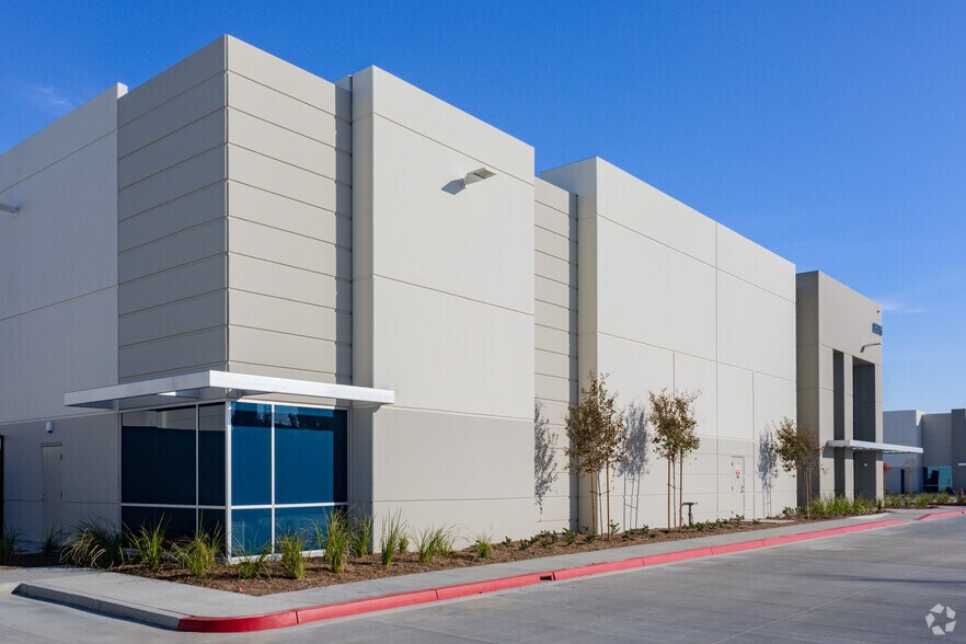 More Photos Of 8576 Kimball Ave, Chino Warehouse For Lease