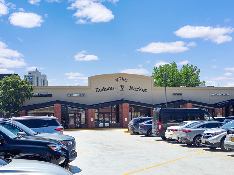 More Photos Of 1638-1642 Schlosser St, Fort Lee Unknown For Lease